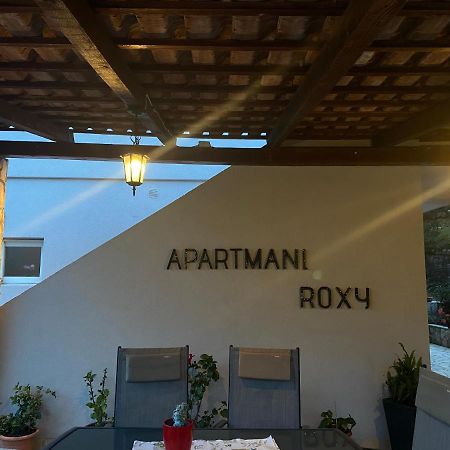 Apartmani Roxy Lovište Εξωτερικό φωτογραφία