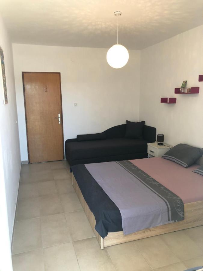 Apartmani Roxy Lovište Εξωτερικό φωτογραφία