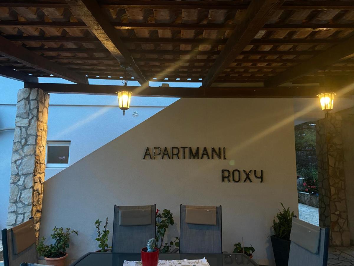 Apartmani Roxy Lovište Εξωτερικό φωτογραφία